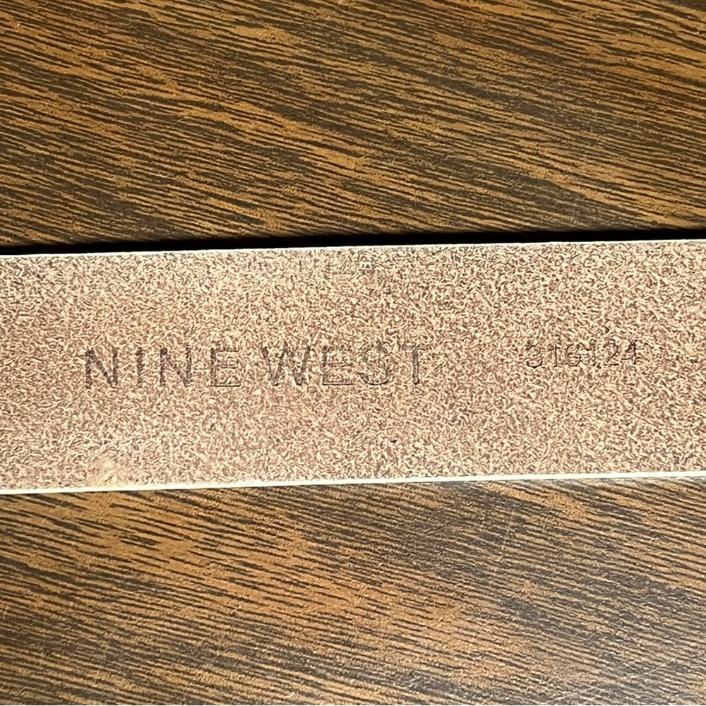 Nine West Beige Leather Belt With Metal and Turquoise Buckle - Size Small - Picture 4 of 5